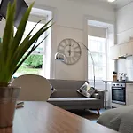 Berkeley Square Pads