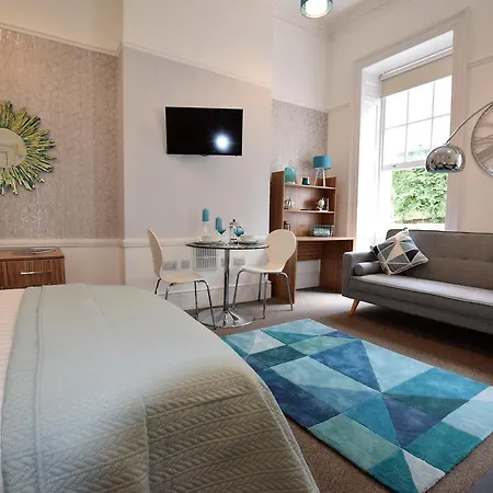 Berkeley Square Pads Бристоль