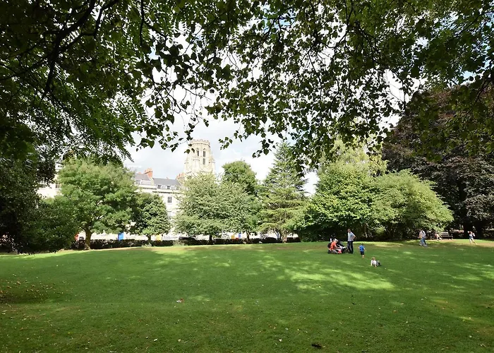 Berkeley Square Pads Apartament *