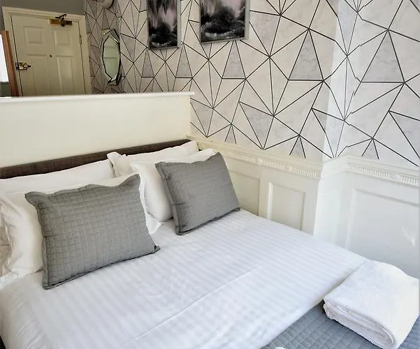 Berkeley Square Pads Bristol