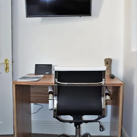 Berkeley Square Pads Apartment