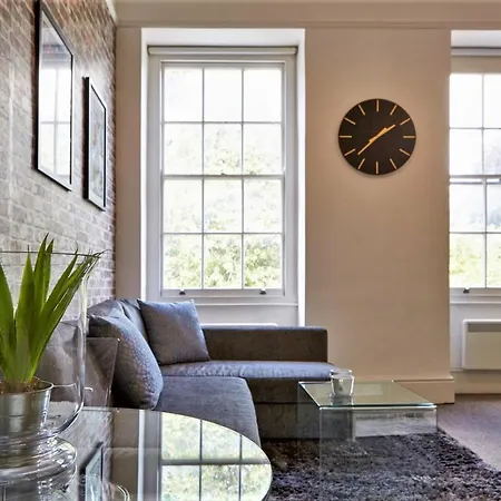 Berkeley Square Pads Apartment Bristol