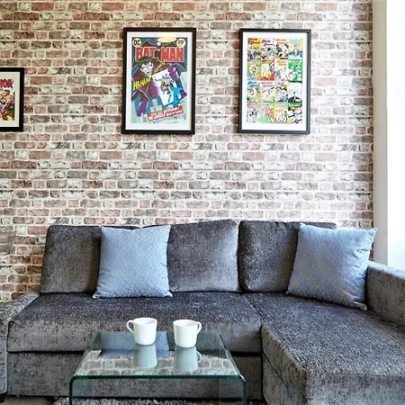 Berkeley Square Pads Apartment Bristol