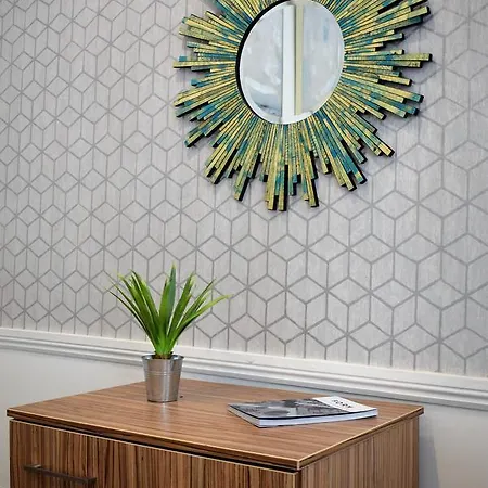Berkeley Square Pads Apartment *