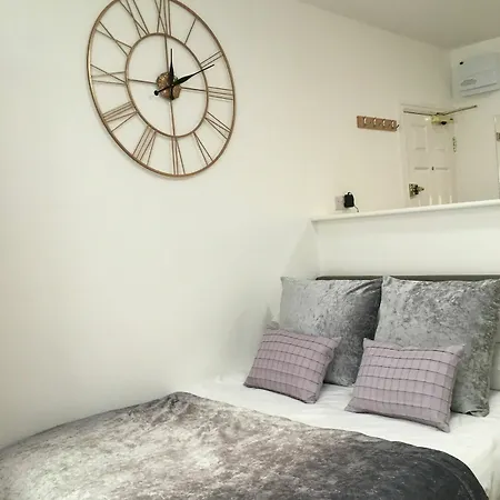 Berkeley Square Pads * Bristol