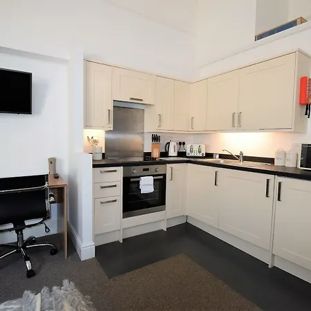 Berkeley Square Pads Apartment Bristol