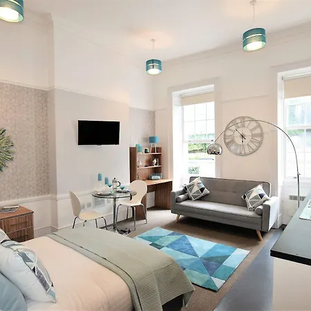Berkeley Square Pads Apartment