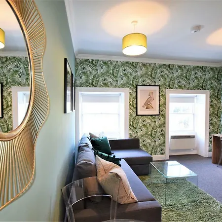 Berkeley Square Pads Apartment Bristol