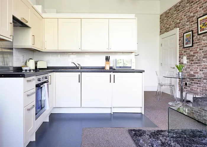 Berkeley Square Pads 公寓 *