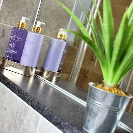 Berkeley Square Pads 公寓