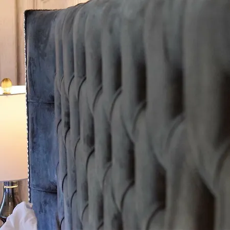 Berkeley Square Pads Апартаменти