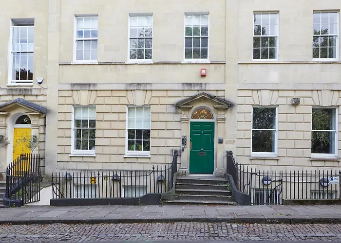 Berkeley Square Pads Бристоль