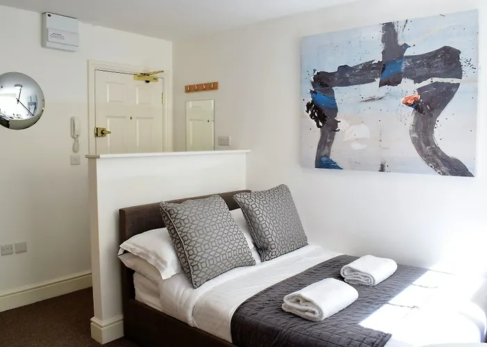 Berkeley Square Pads * Bristol